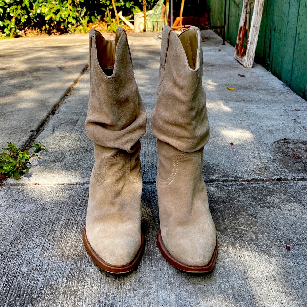 Womens suede cowboy boots…great condition! Only worn a few times. Beige color.